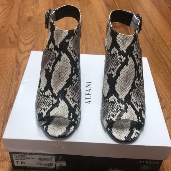 Alfani Snakeskin Shoes, 7M - Picture 5 of 5